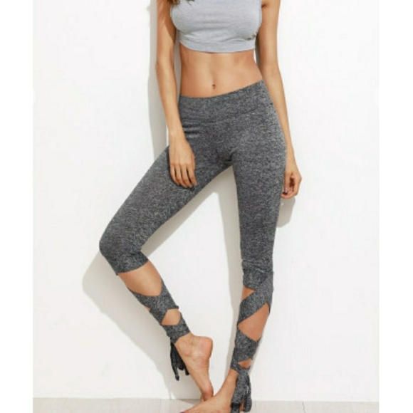 Bottom Tie Capri Yoga/ Workout Leggings - Picture 6 of 6